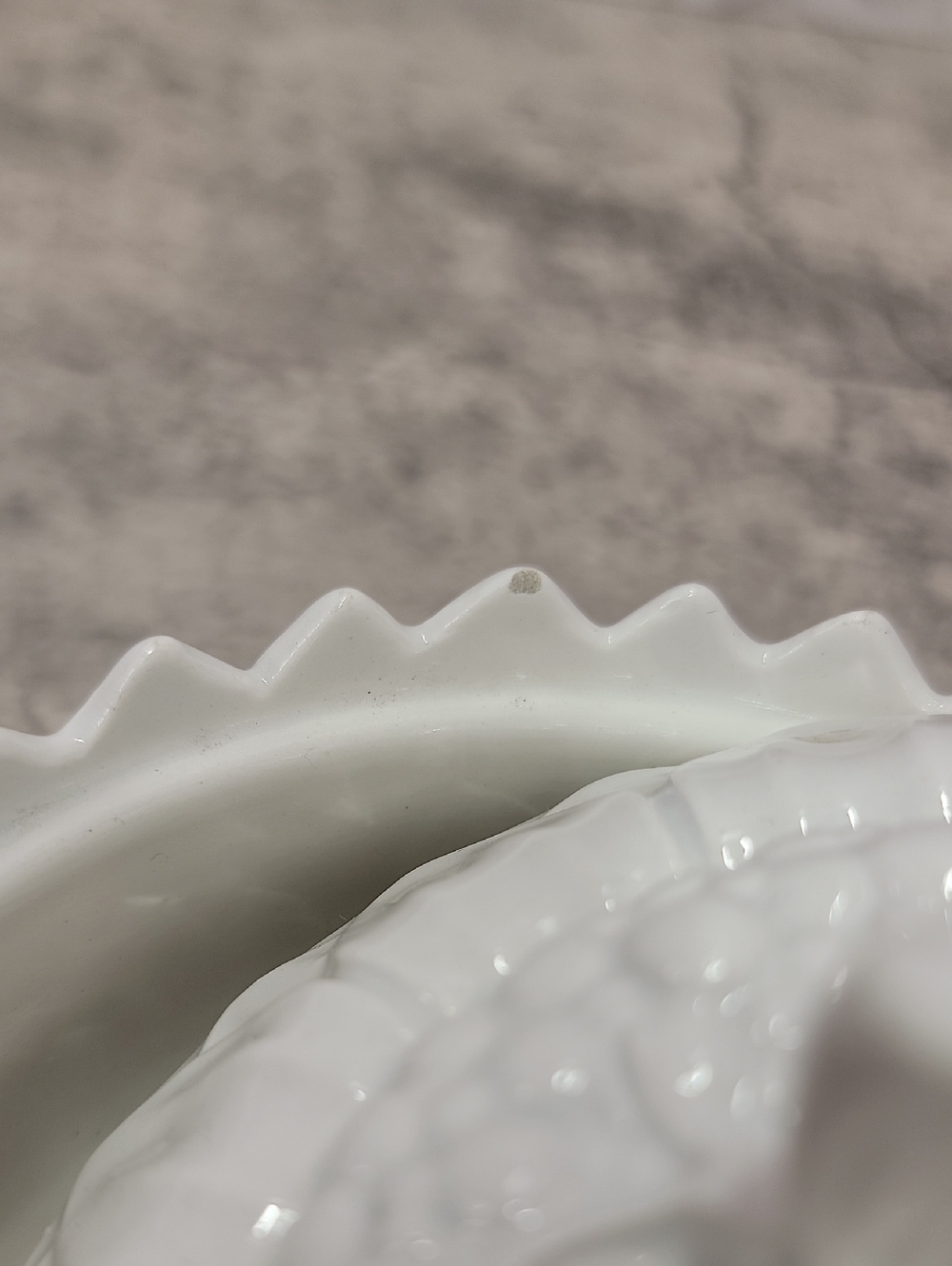 Vintage PV France Sunflower covered dish - Picture 8 of 10